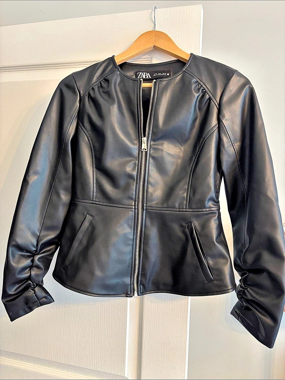 Zara Faux Leather Jacket in Black Size Medium Like New